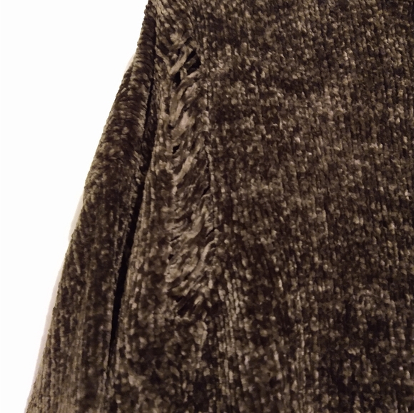 Chenille distressed boutique oversized sweater olive green - Picture 7 of 9